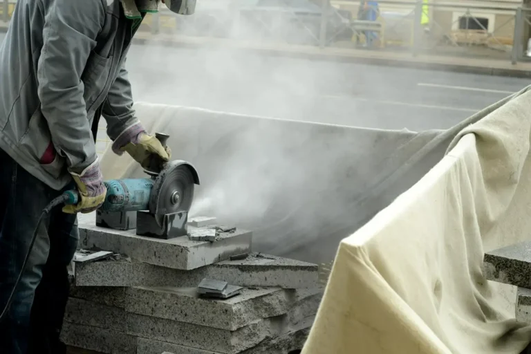 cięcie betonowej kostki szlifierką kątową